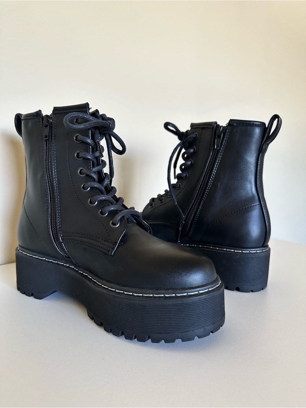 Steve Madden Black Betty Platform Combat Boots Size 6 - MWOT